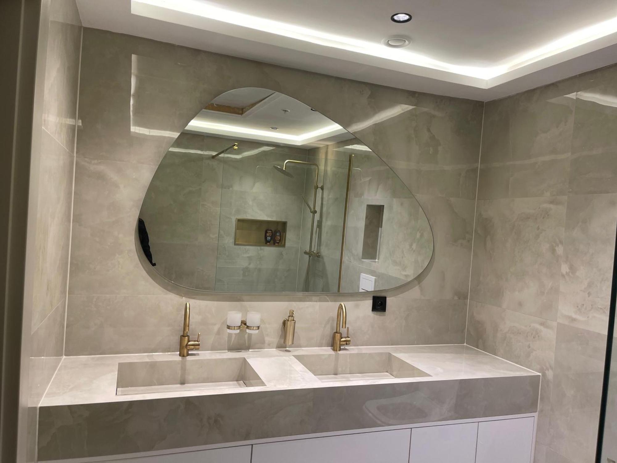 Hilton Penthouse 17 *